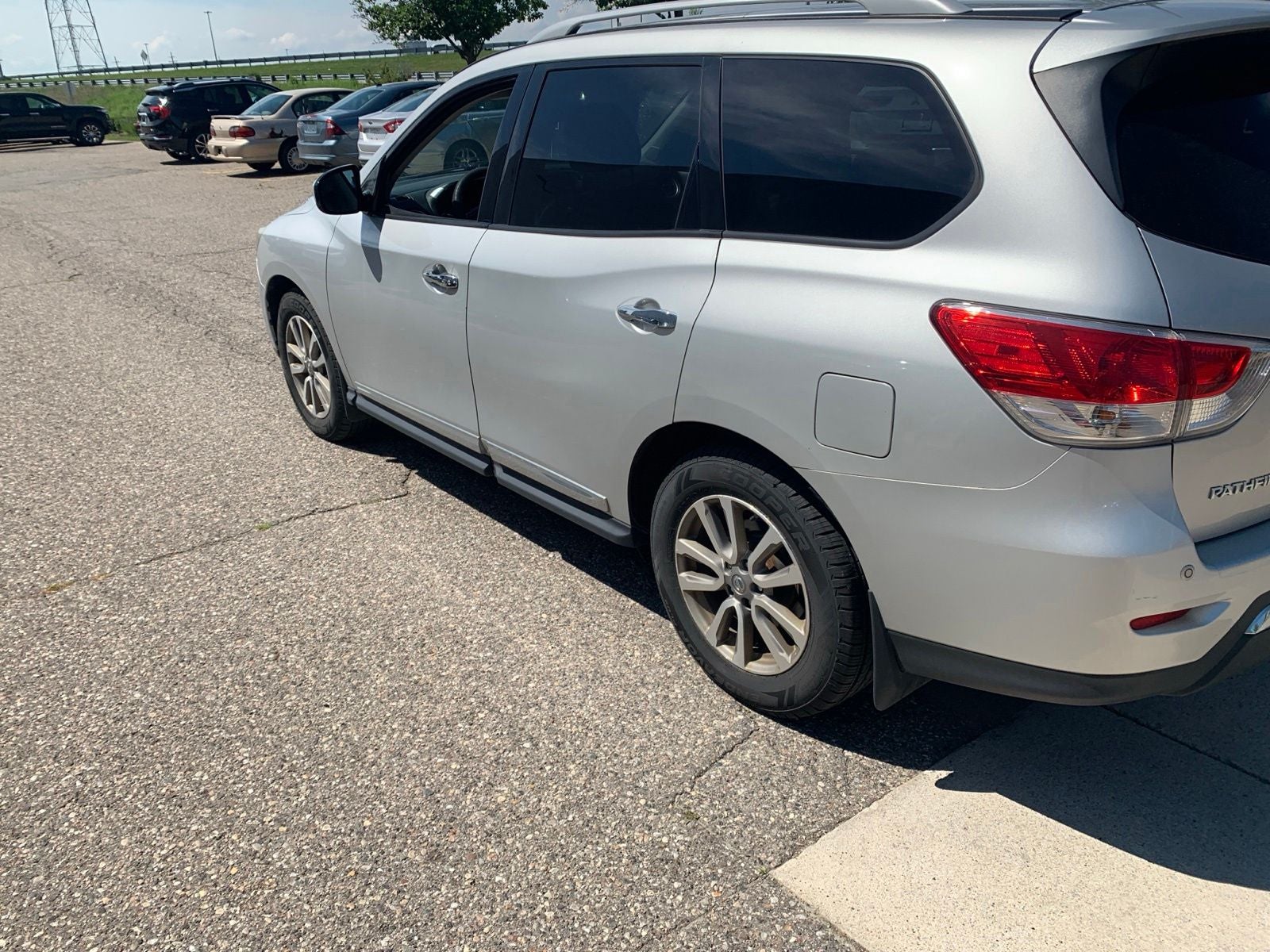 2014 Nissan Pathfinder SL