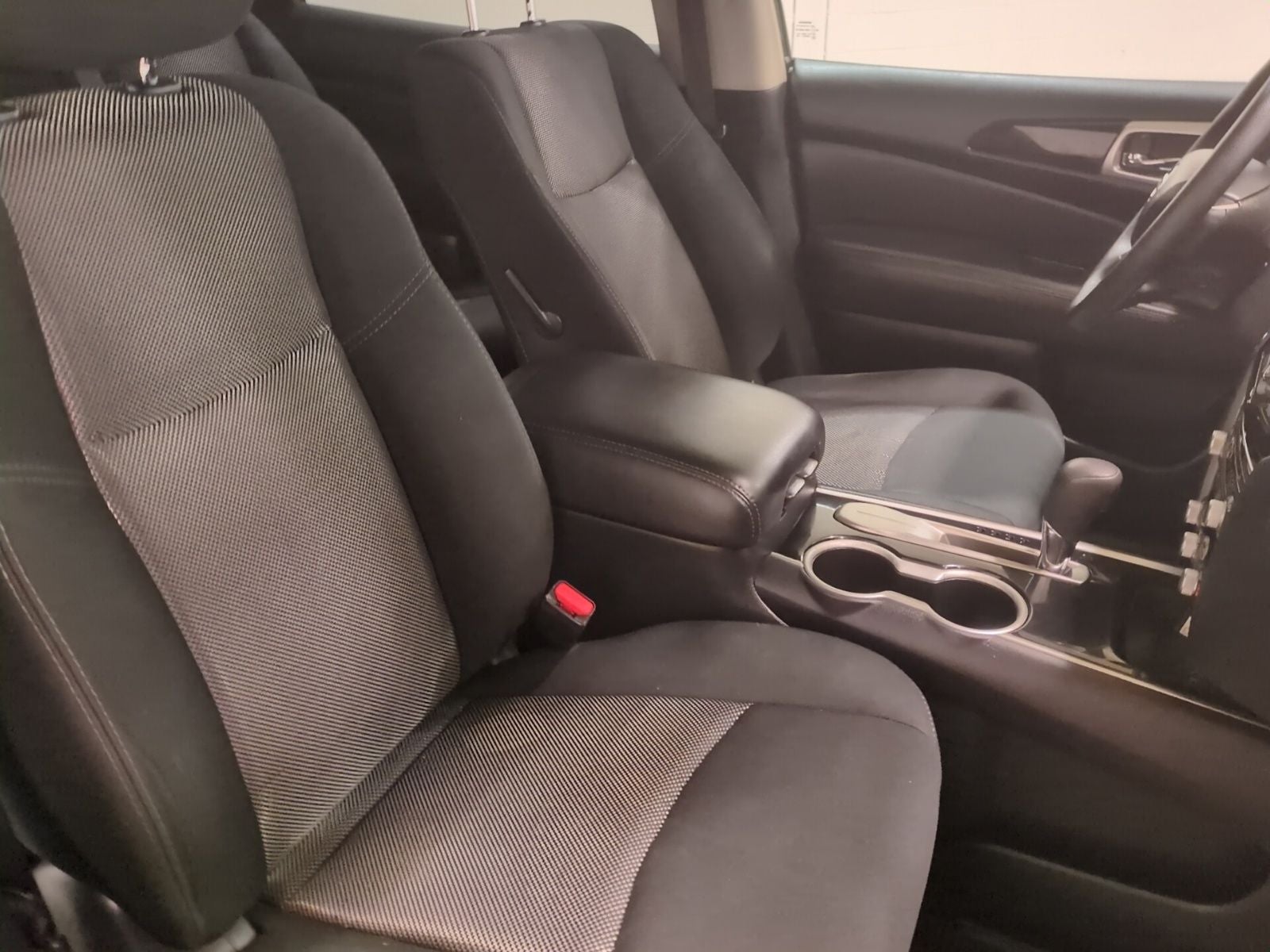 2020 Nissan Pathfinder S