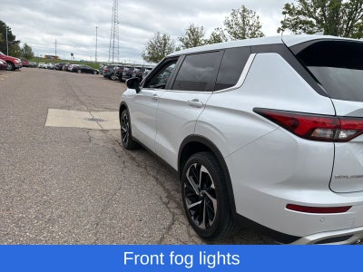 2023 Mitsubishi Outlander SE
