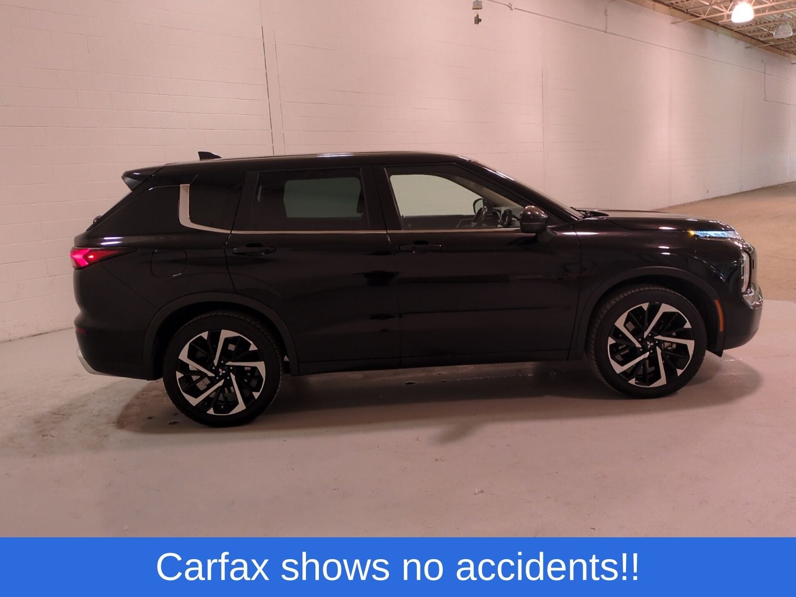 2023 Mitsubishi Outlander SE