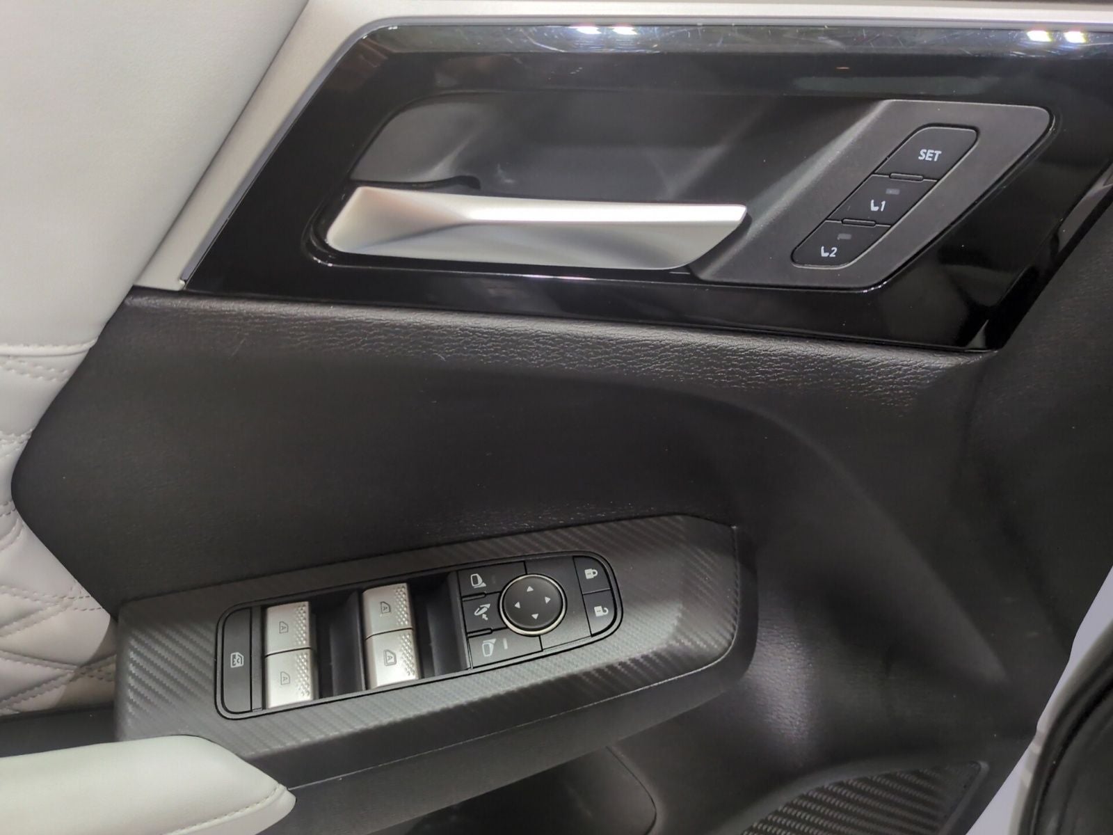 2023 Mitsubishi Outlander PHEV SEL