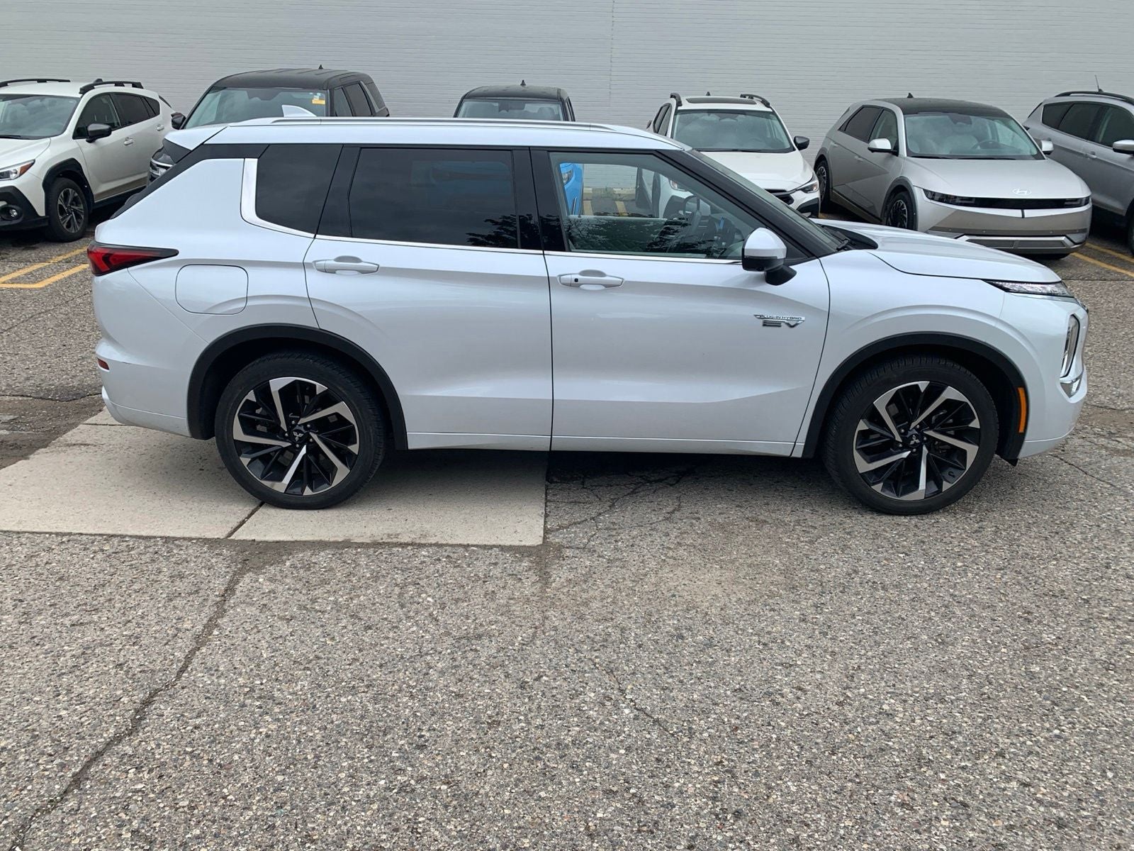 2023 Mitsubishi Outlander PHEV SEL