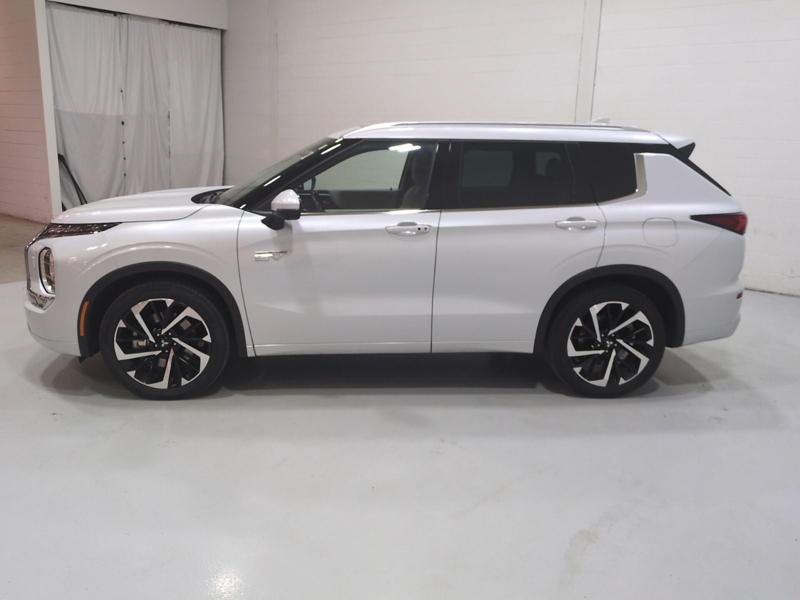 2023 Mitsubishi Outlander PHEV SEL