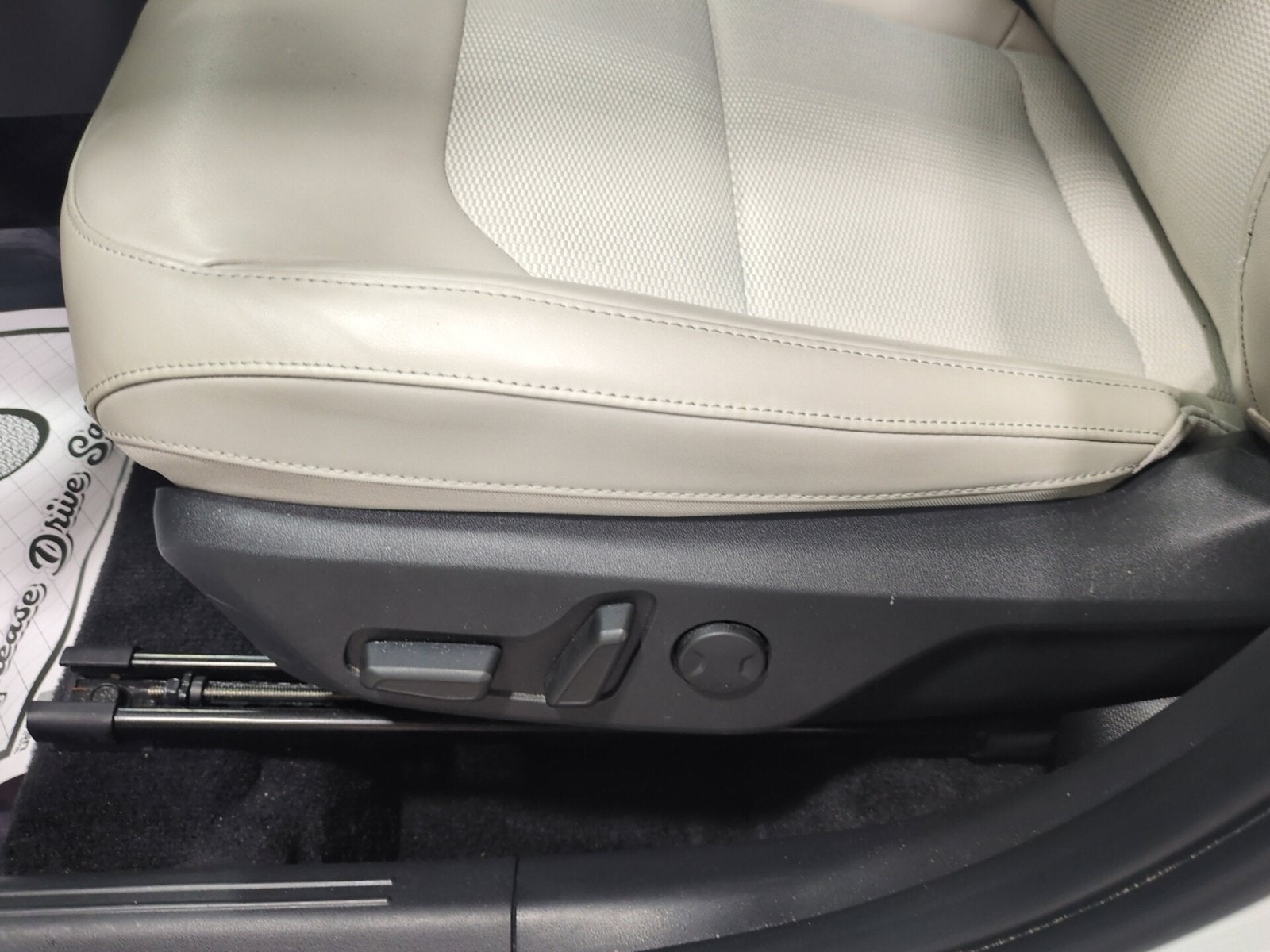 2024 Kia Niro EX Touring