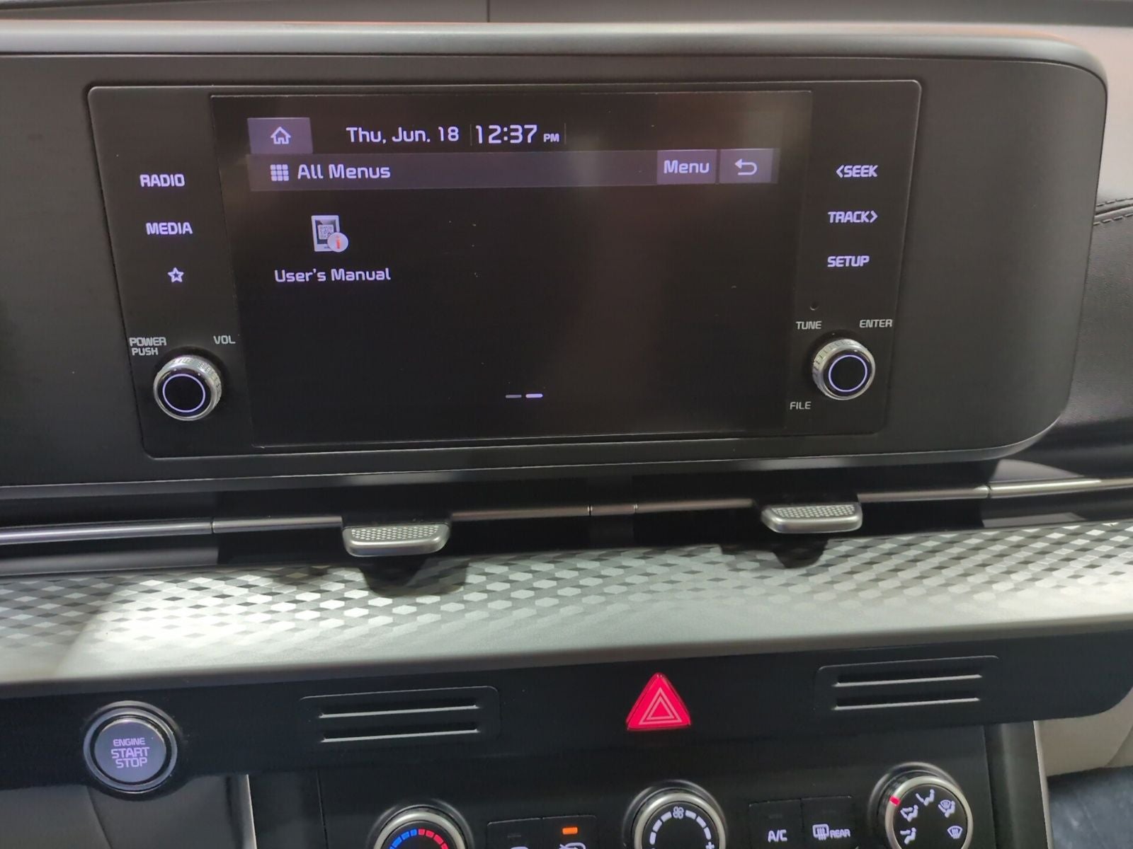 2024 Kia Carnival LX