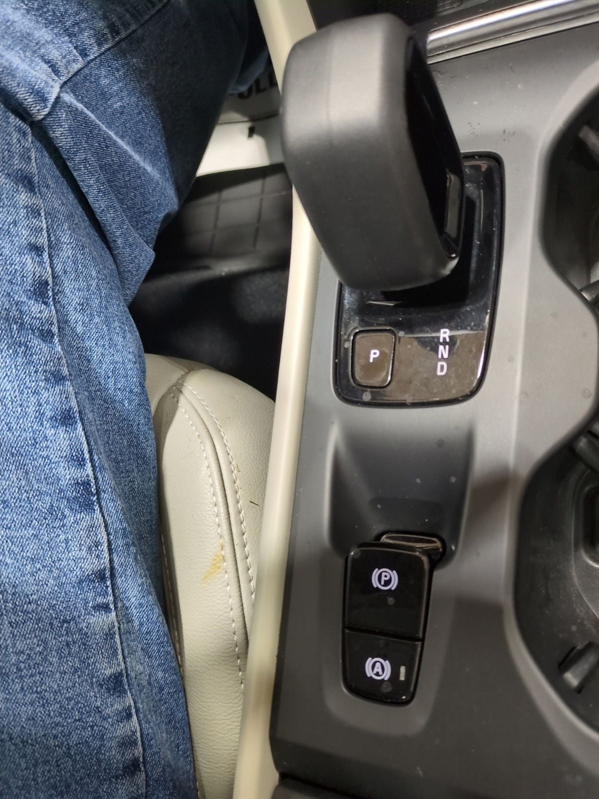 2022 Volvo XC40 Momentum
